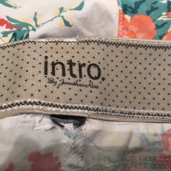 Intro. Sz 20W Love The Fit Floral Capri Pants Womens Tummy Control Comfort Waist - Picture 4 of 10